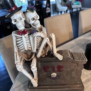 Skeleton Couple, till death do us part